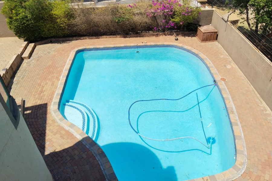 5 Bedroom Property for Sale in Birdwood Estate North West